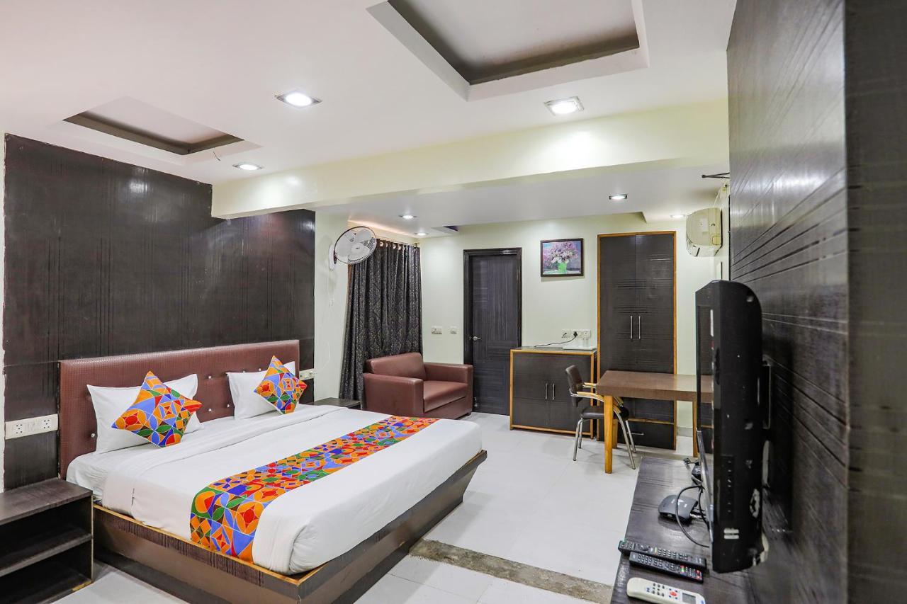 Fabhotel Trio Continental Patel Nagar Nuova Delhi Esterno foto