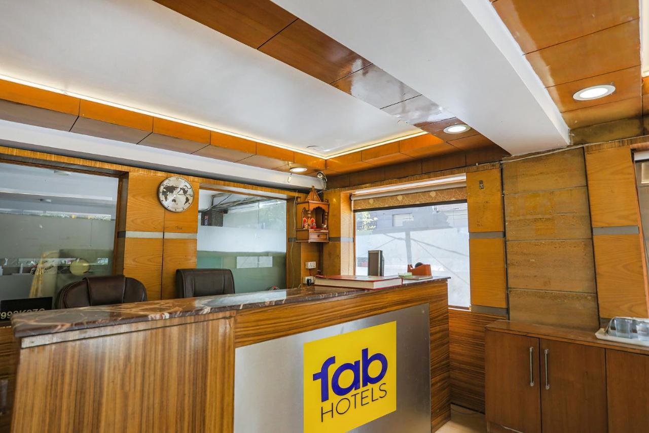 Fabhotel Trio Continental Patel Nagar Nuova Delhi Esterno foto
