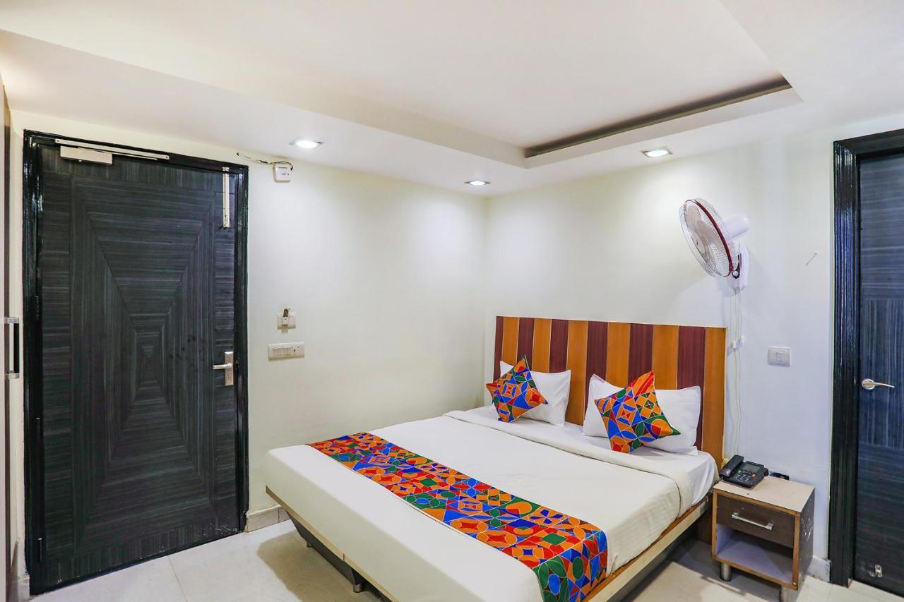 Fabhotel Trio Continental Patel Nagar Nuova Delhi Esterno foto