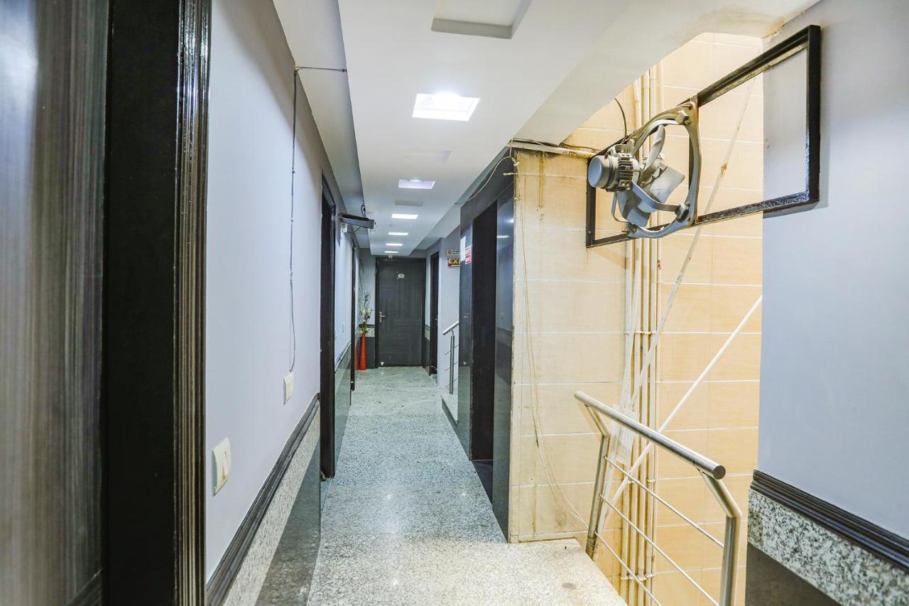 Fabhotel Trio Continental Patel Nagar Nuova Delhi Esterno foto