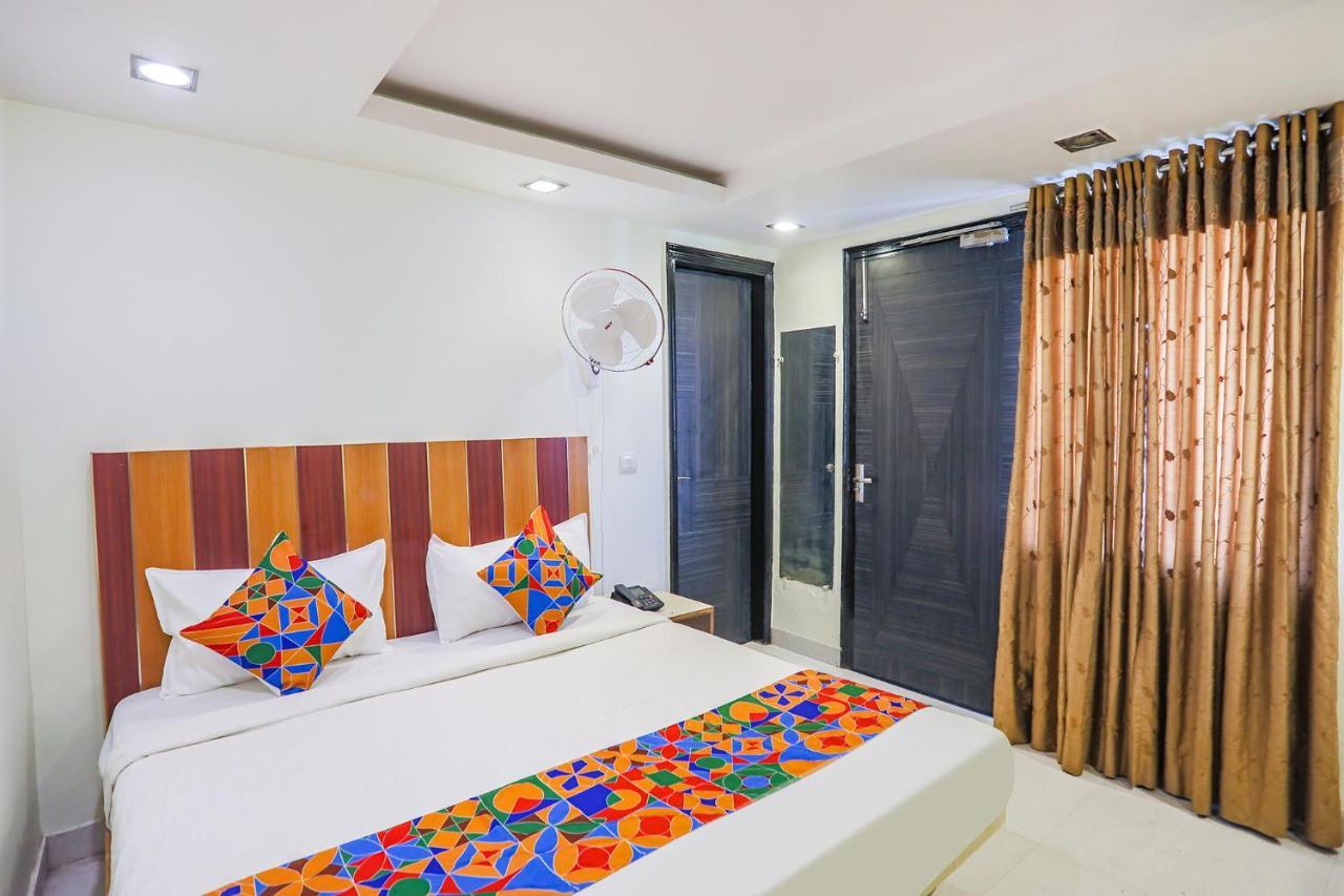 Fabhotel Trio Continental Patel Nagar Nuova Delhi Esterno foto