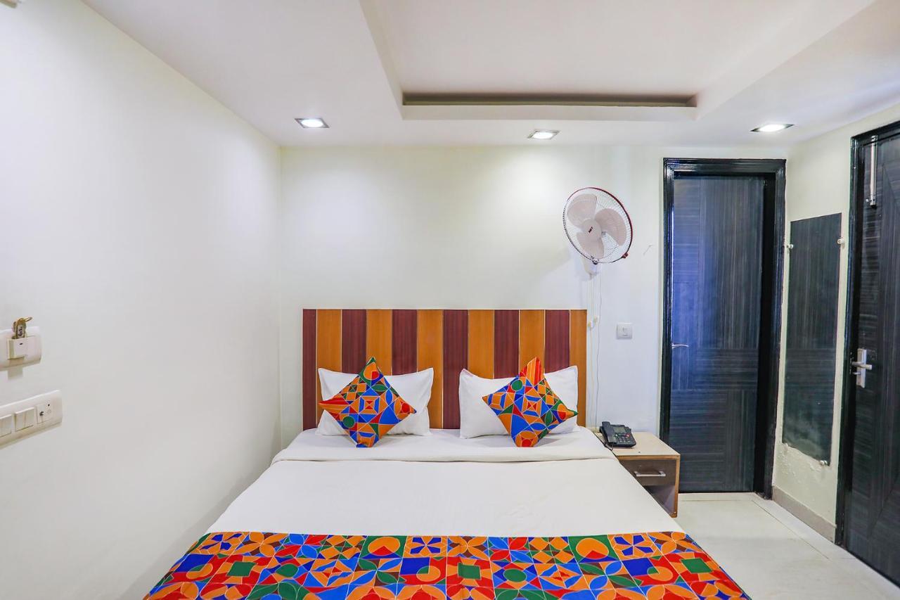 Fabhotel Trio Continental Patel Nagar Nuova Delhi Esterno foto