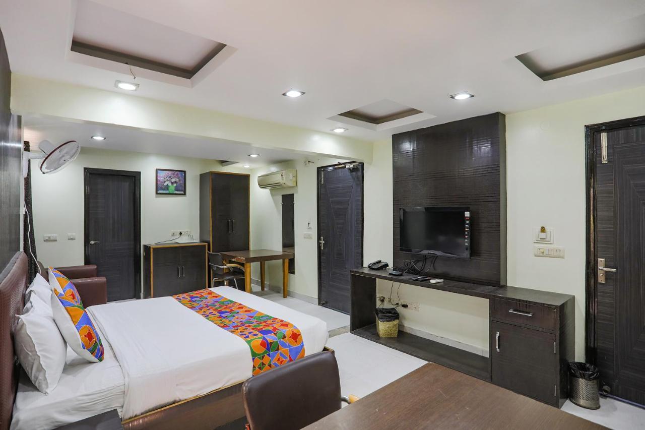 Fabhotel Trio Continental Patel Nagar Nuova Delhi Esterno foto